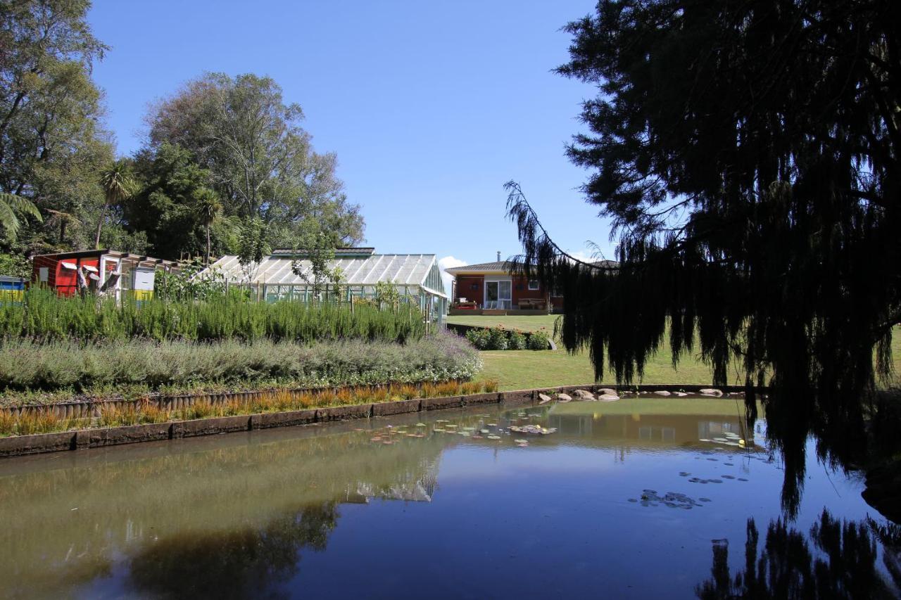 Brecon Pond Bed & Breakfast Stratford Exterior photo